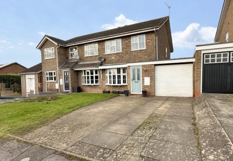 View Full Details for De Quincey Close, Brackley, Northants